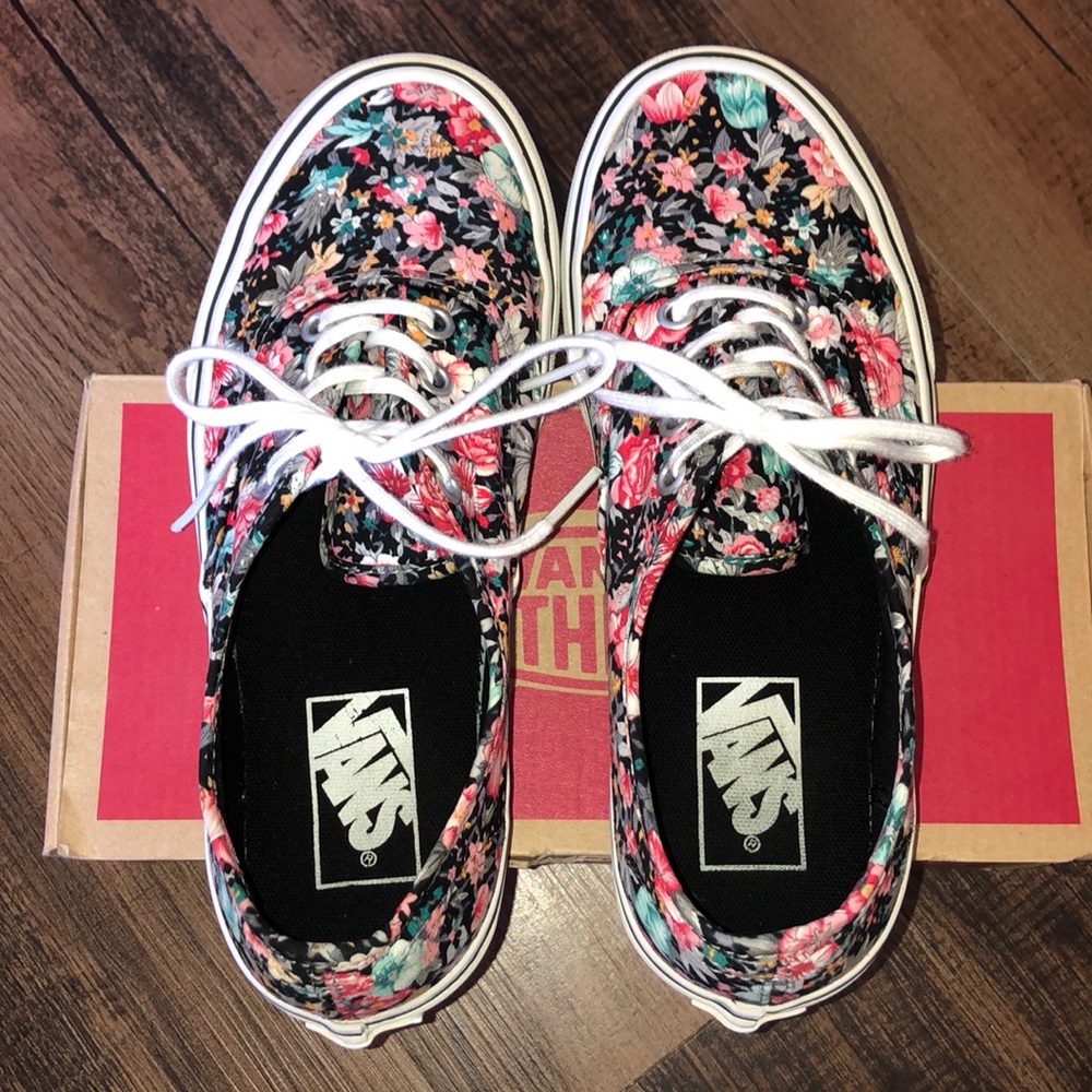 Authentic (Multi Floral) Blk/TruWht Vans - Picture 5 of 7